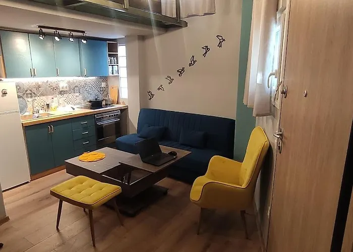 Floating, Cosy Studio 8\' Walk From The Seaside