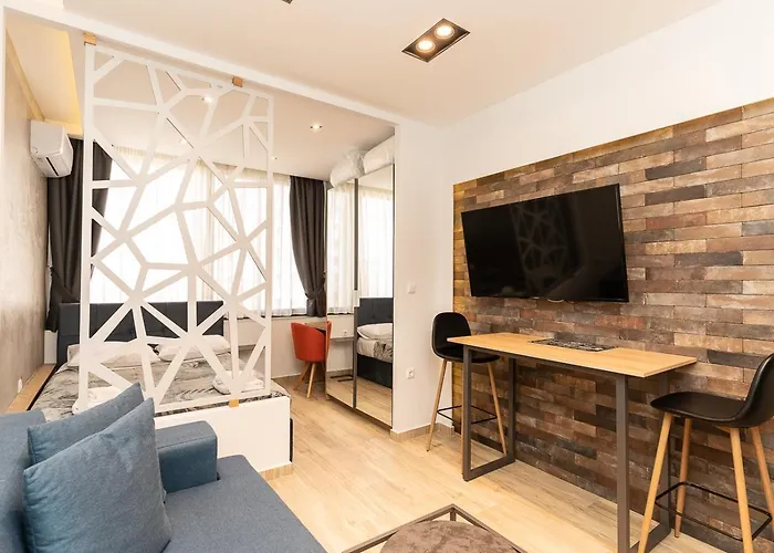 Delmare Val Studio