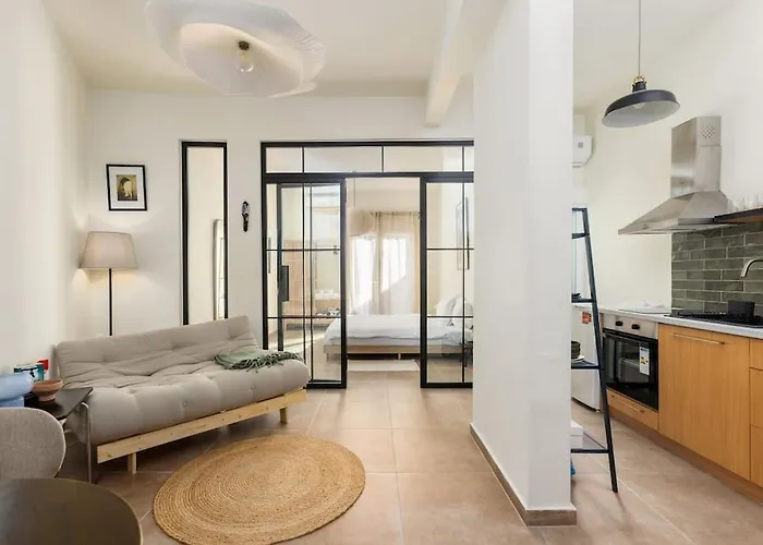 Japandi Style Flat In Thessaloniki City Center