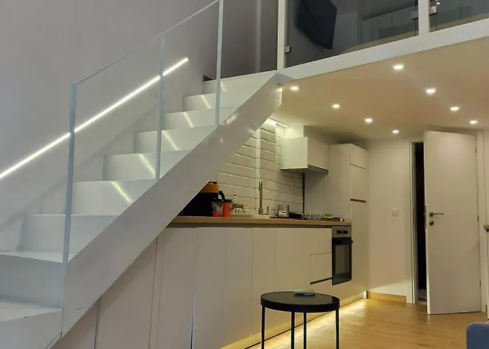 The White Loft - Explore Center By Foot