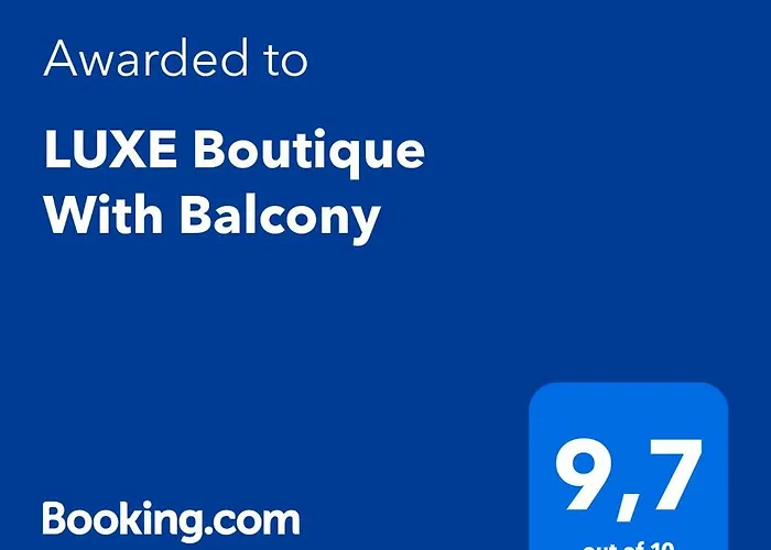 Luxe Boutique With Balcony