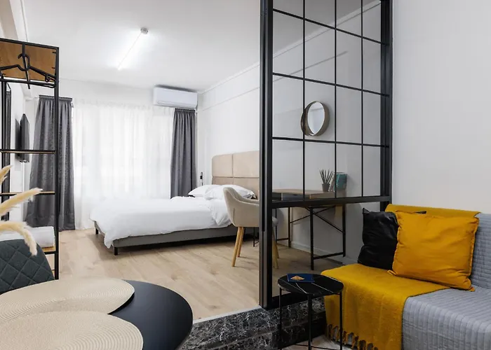 B&M Suites