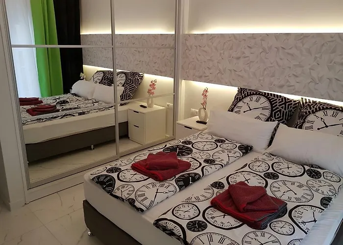 Laura Aristotelous Square Apartment