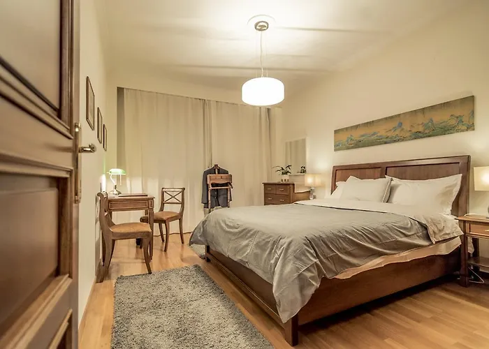 Elegant Supercentral Apartment