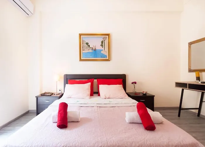 Baroque Downtown Maria\'S Apartments