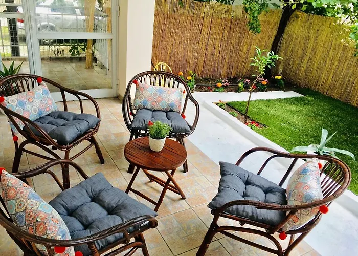 Oasis Luxury Detached House In Thessaloniki With Hydromassage