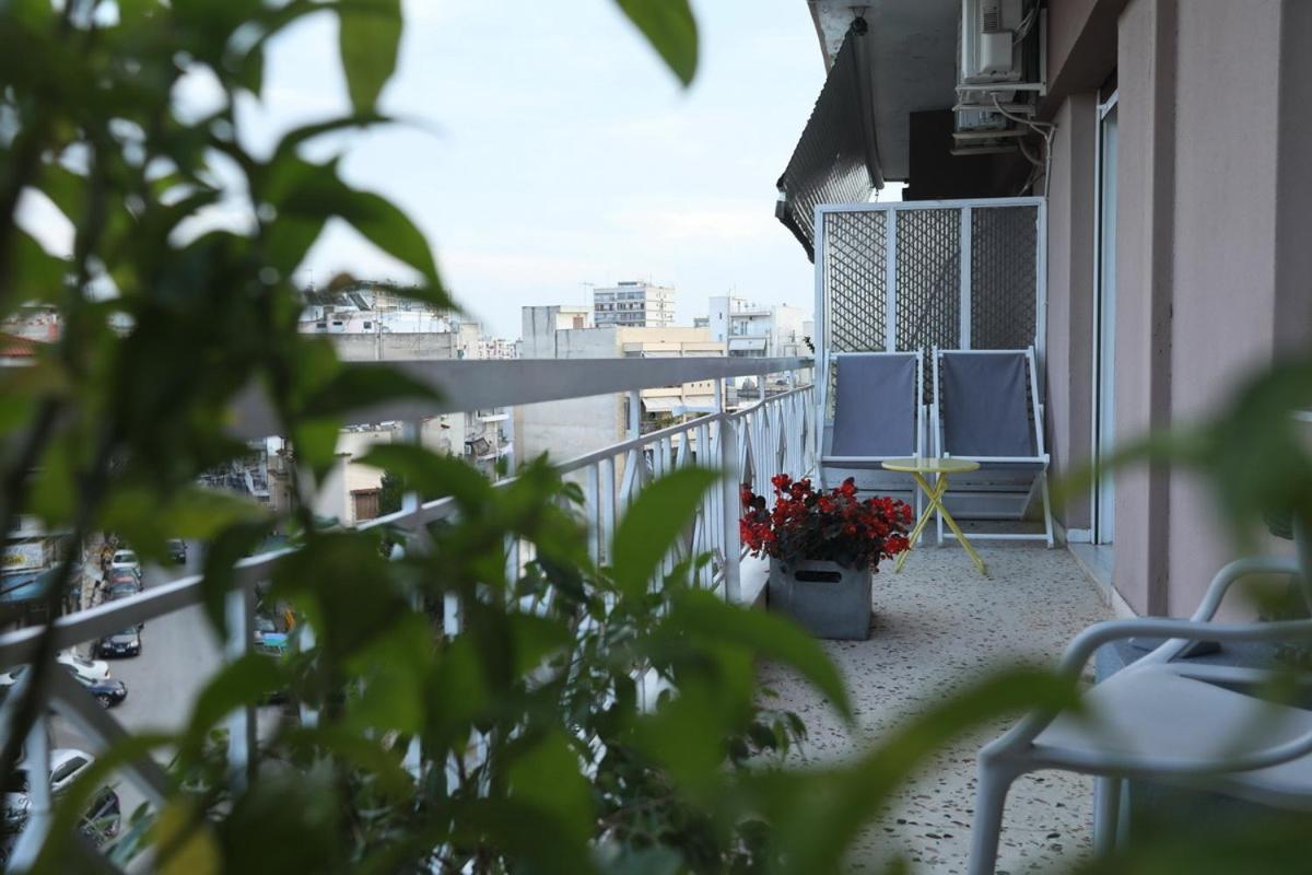 Leoforos 28is Oktovriou * Thessaloniki