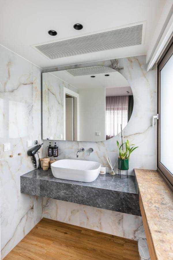 Apartment Septa By Skg