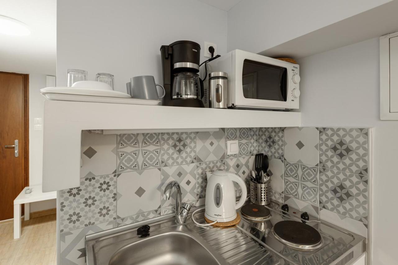 Downtown Studio Apartment *