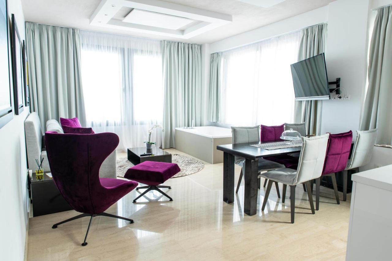 Riviera View Suites 1