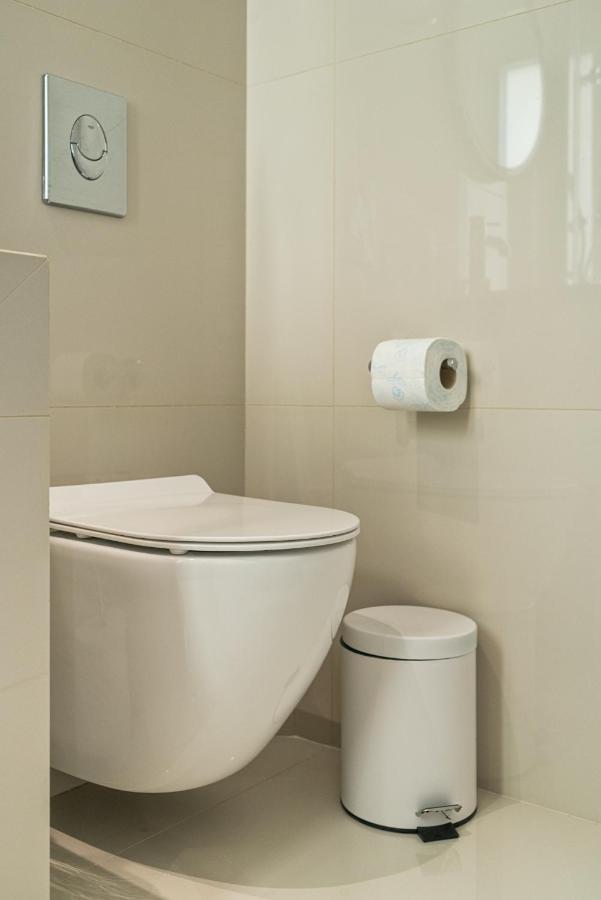 White Armonia Apartment *