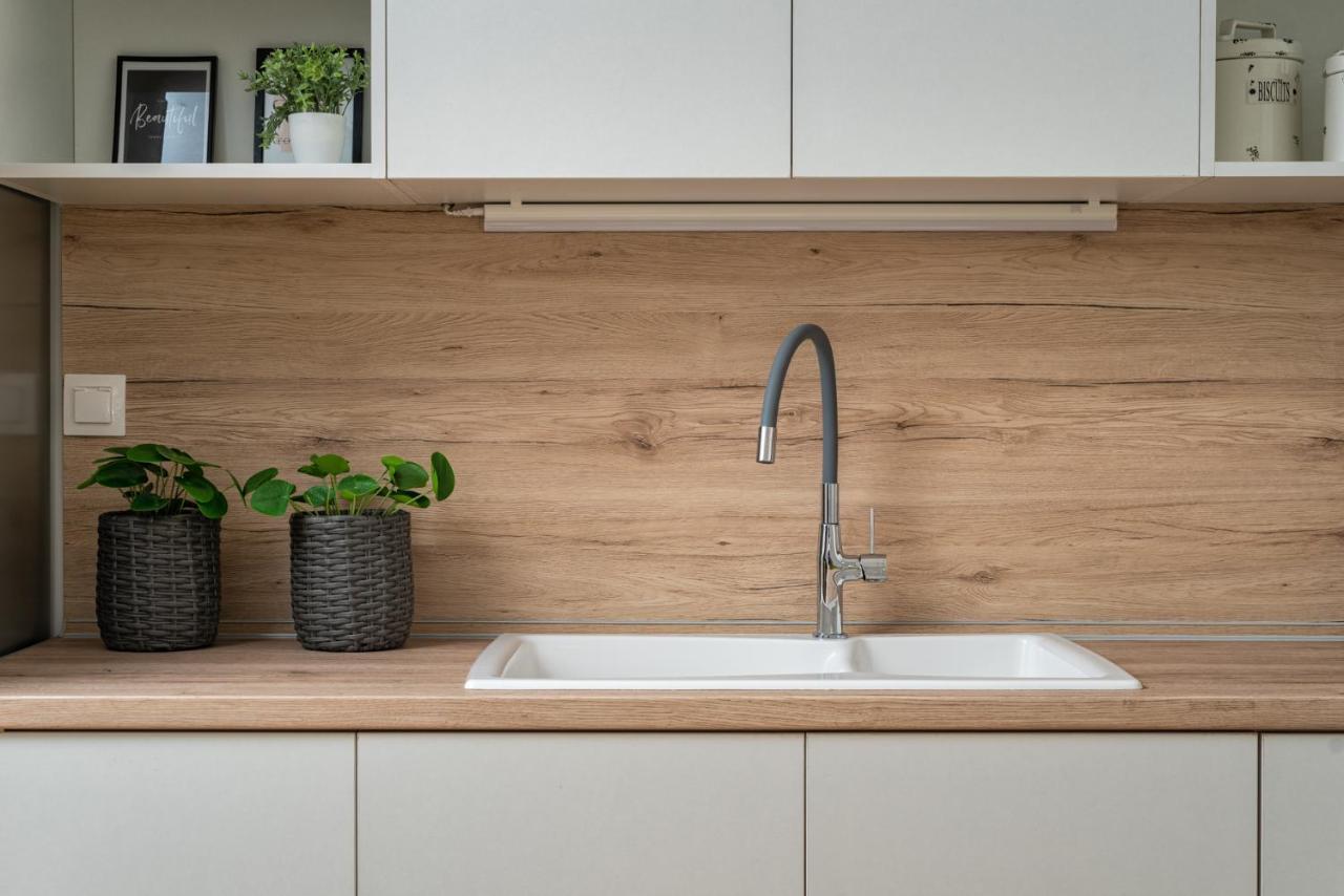 White Armonia Apartment