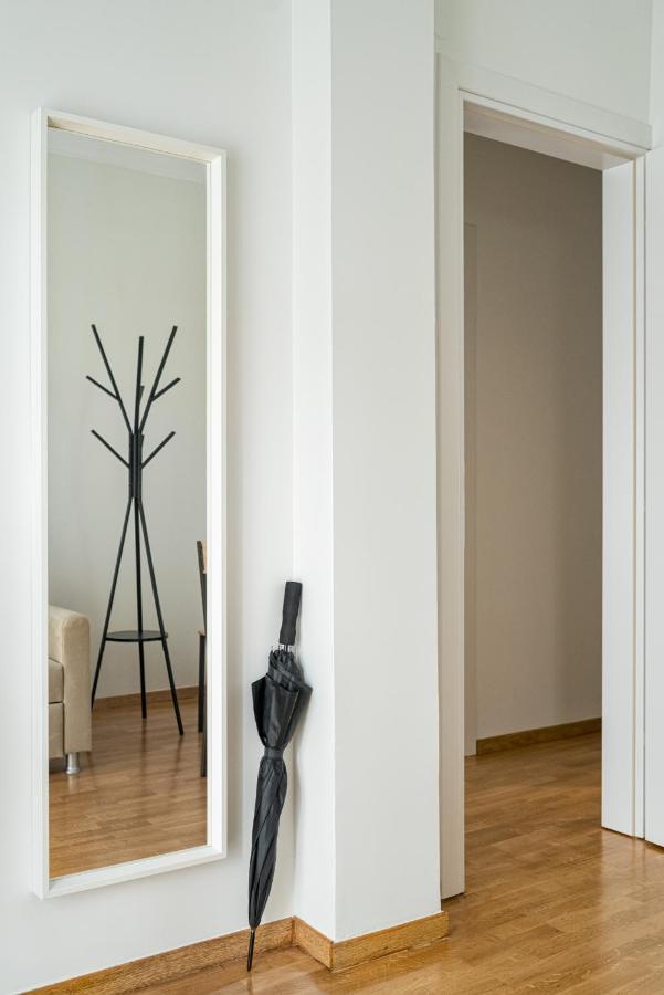 White Armonia Apartment