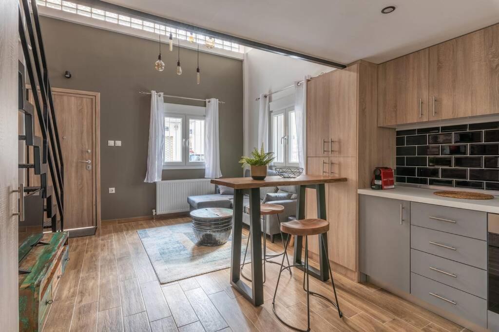 Căn hộ Industrial Loft Near Seaside W 200mbps Thessaloníki