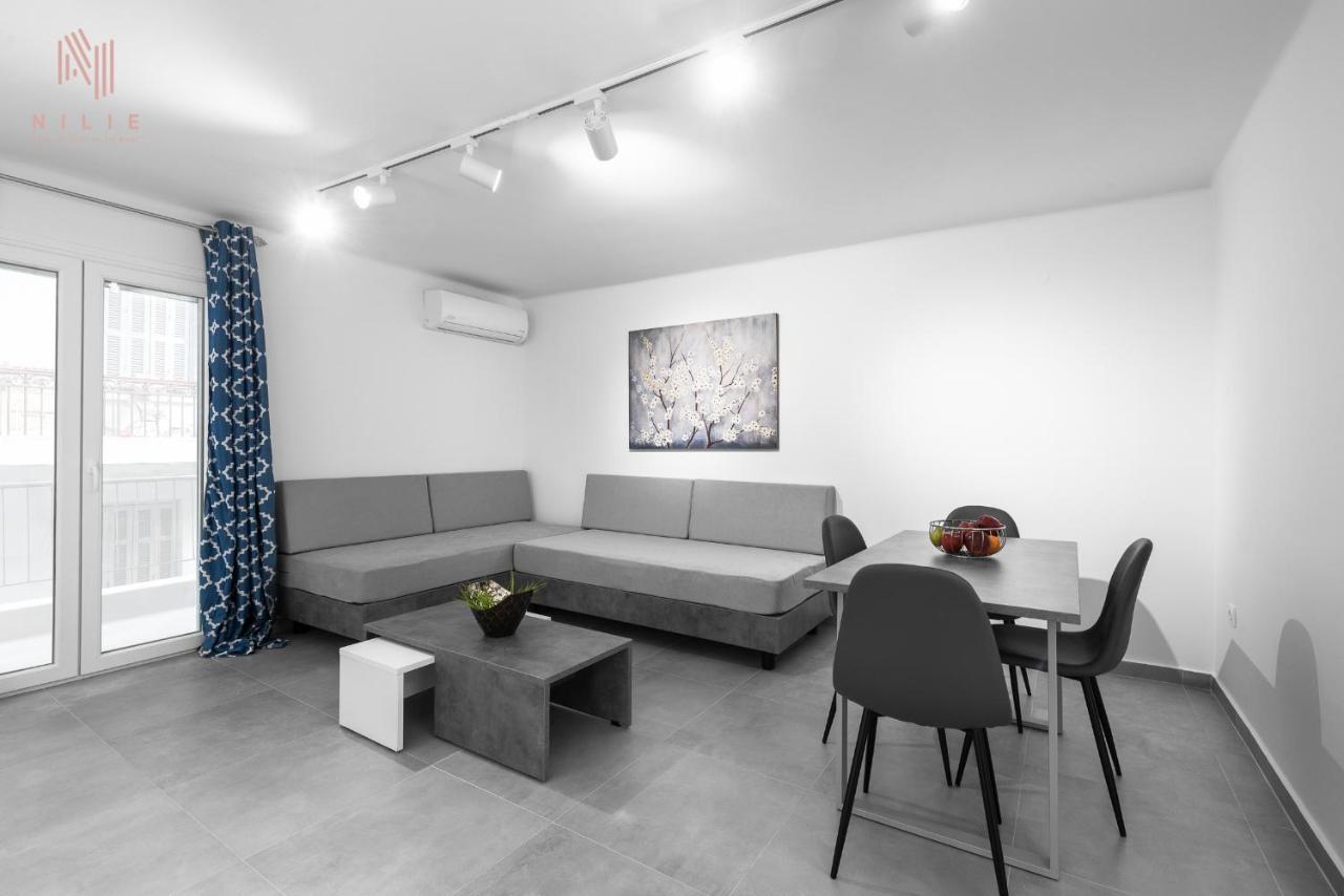 Consul, Nilie Hospitality Mgmt Apartment
