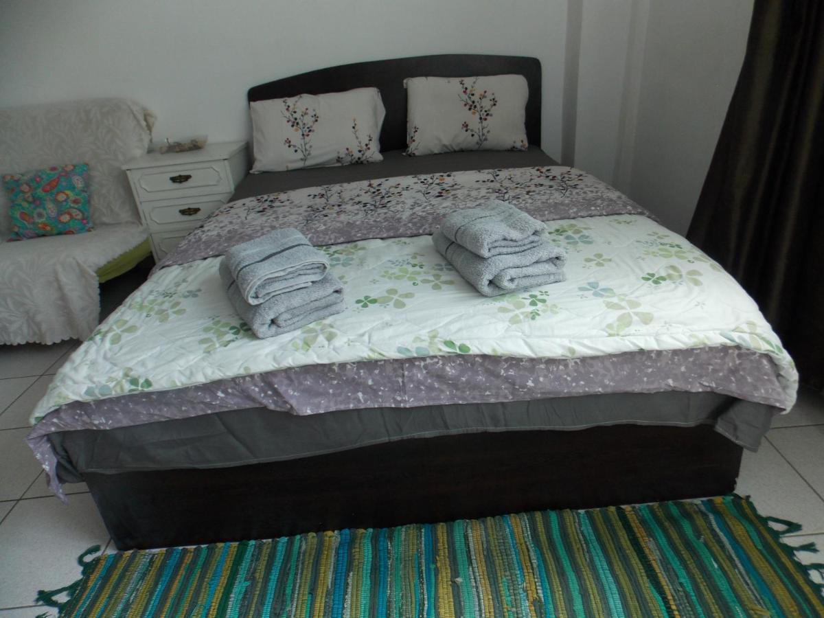 Ladadika Apartment *