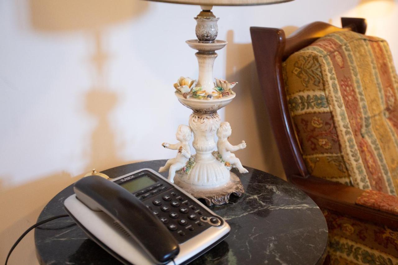 Traditional With Garden, Also For Gatherings ,15 Minutes From Airport Apartment *