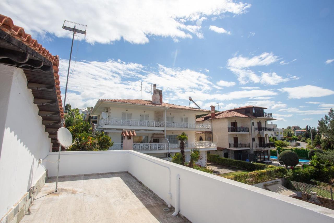 Hillock: Traditional Luxury With Garden For Gatherings