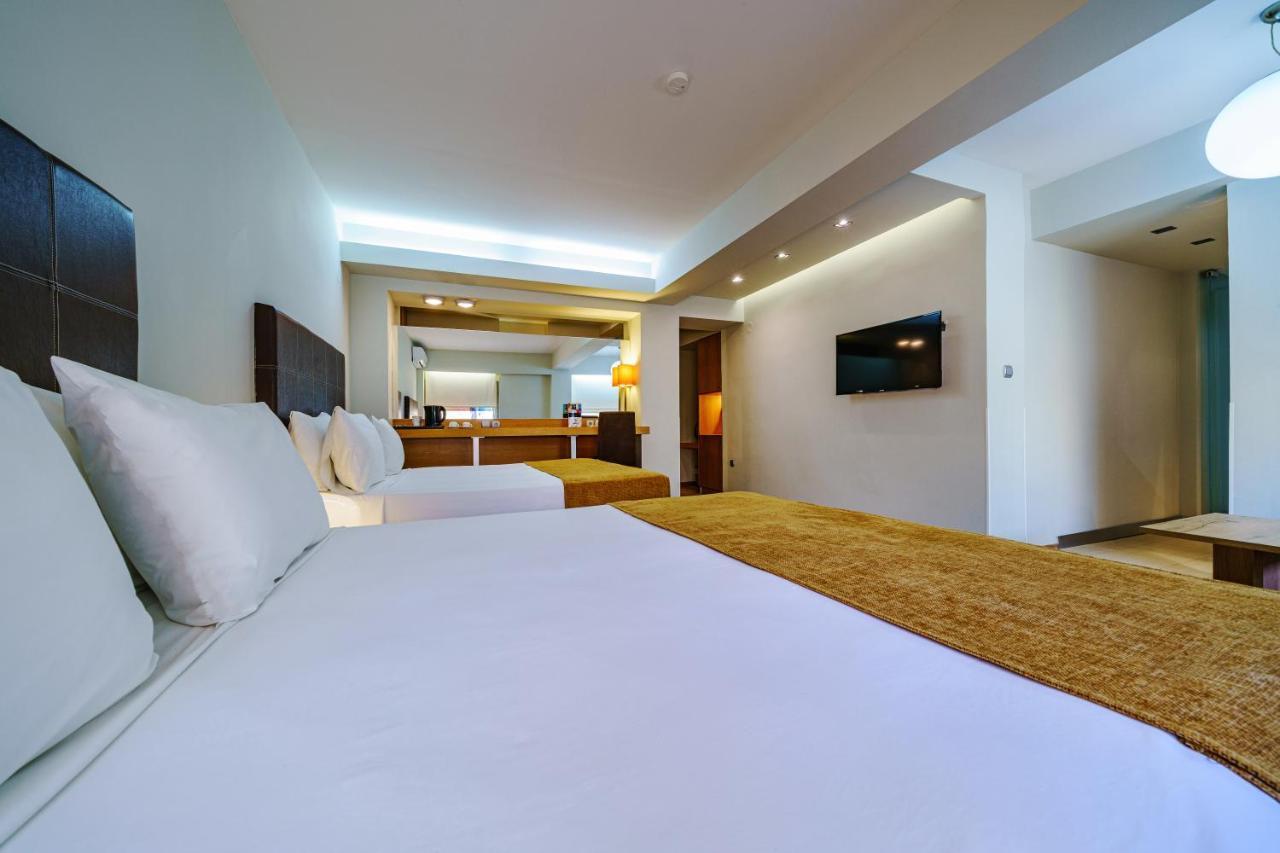 Capsis Hotel