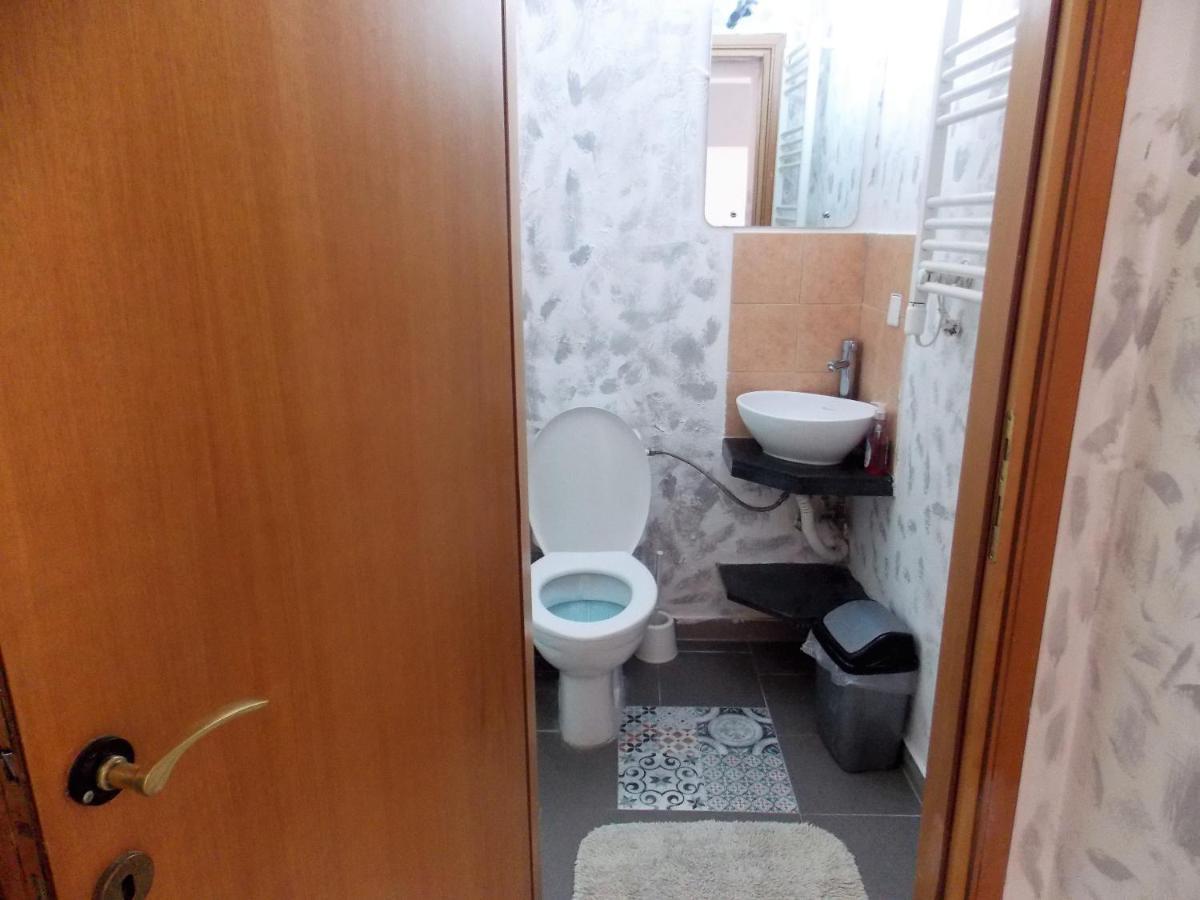 Ladadika