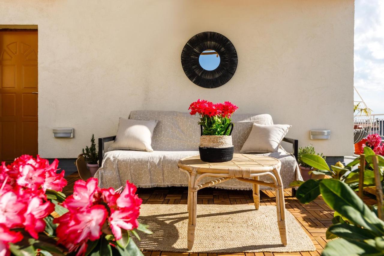Center, Sea View, Big Private Tarrace Apartment *
