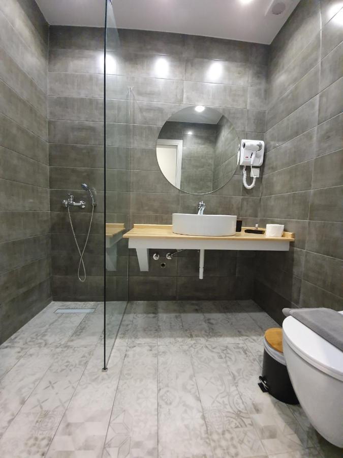 The 9 Project - Centre * Selanik