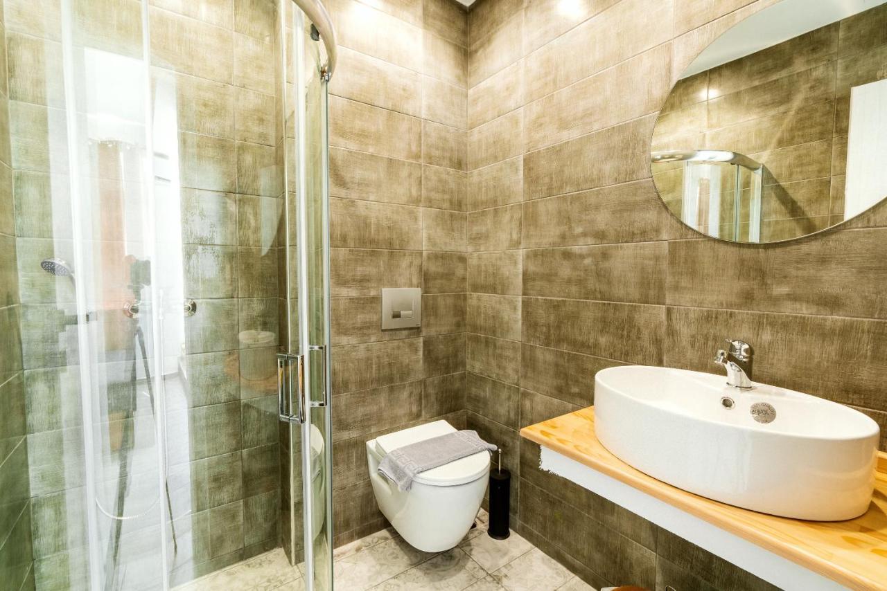 The 9 Project - Centre Daire