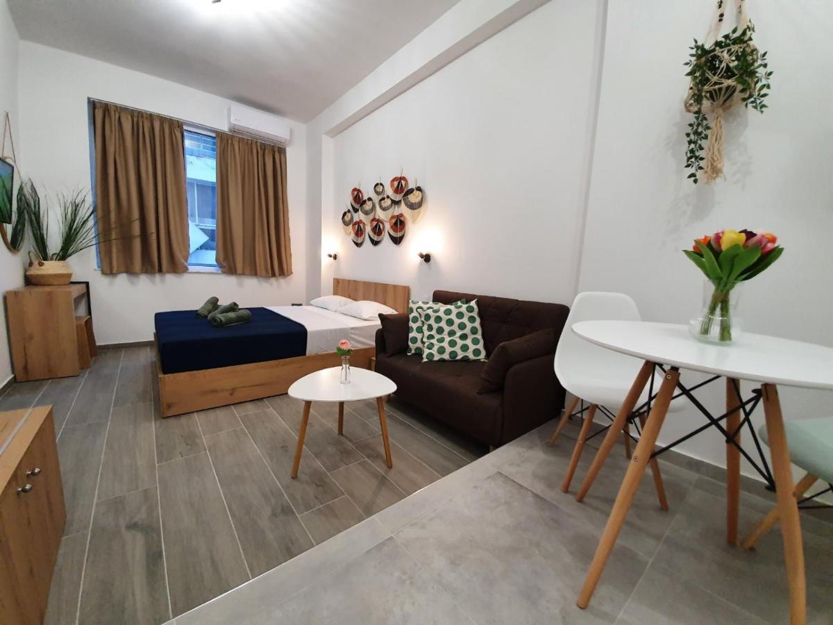 The 9 Project - Centre Daire Selanik