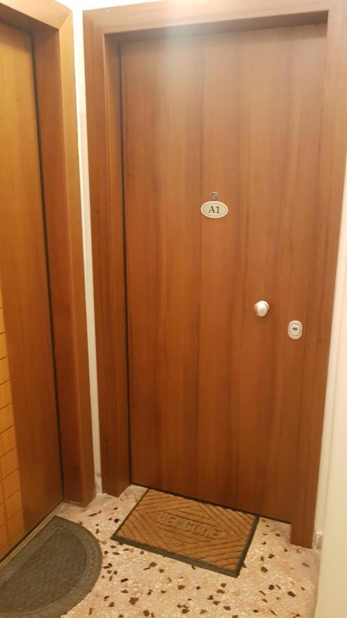 Antigonidon Square Luxury *