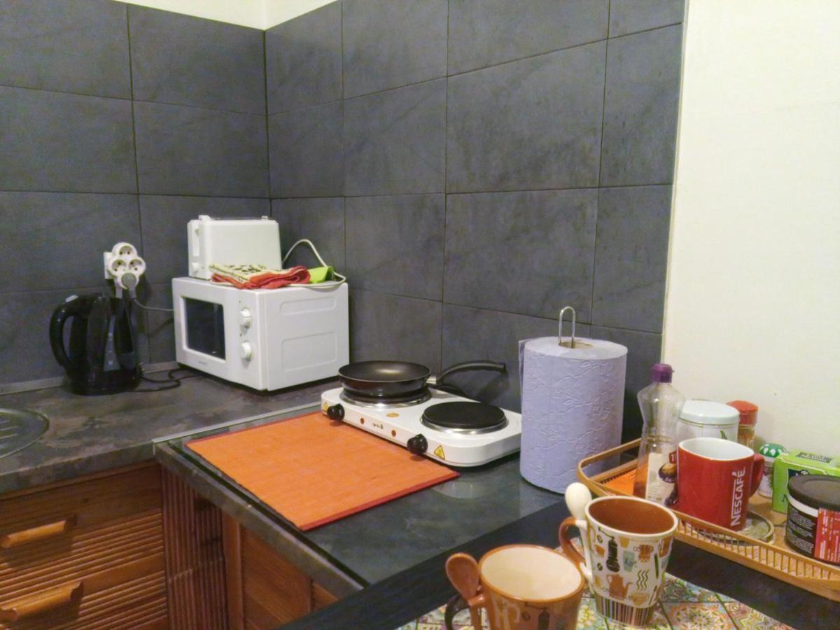 Apartment Kingsize Bed 2x2,20 Comfort Super Wifi 70 Mbps Studio! Thessaloniki