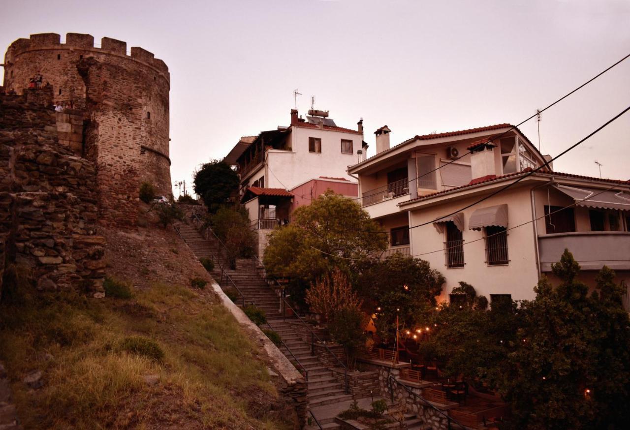 Albergue Crossroads
