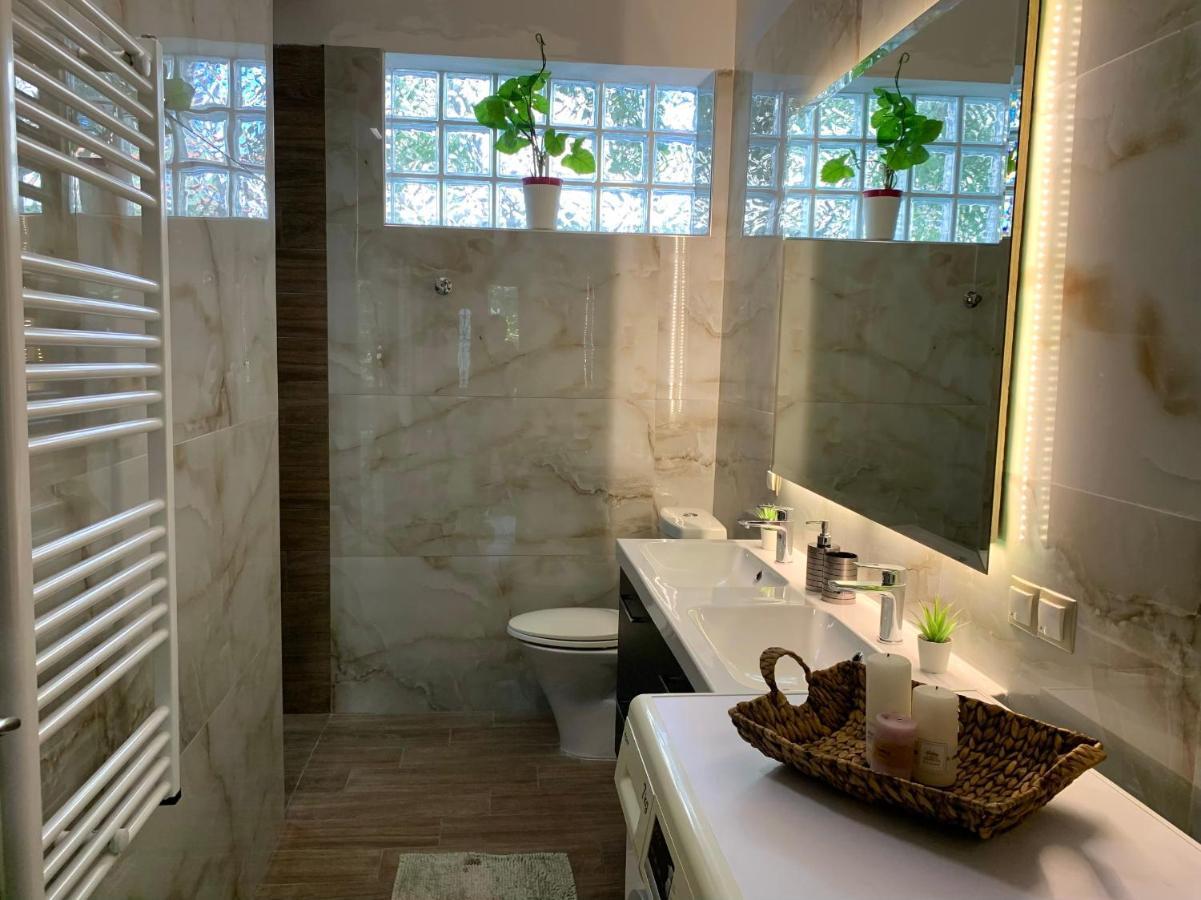 Apartment Oasis Luxury Detached House In With Hydromassage *