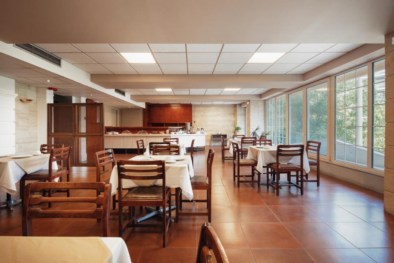 Esperia Hotel 2*