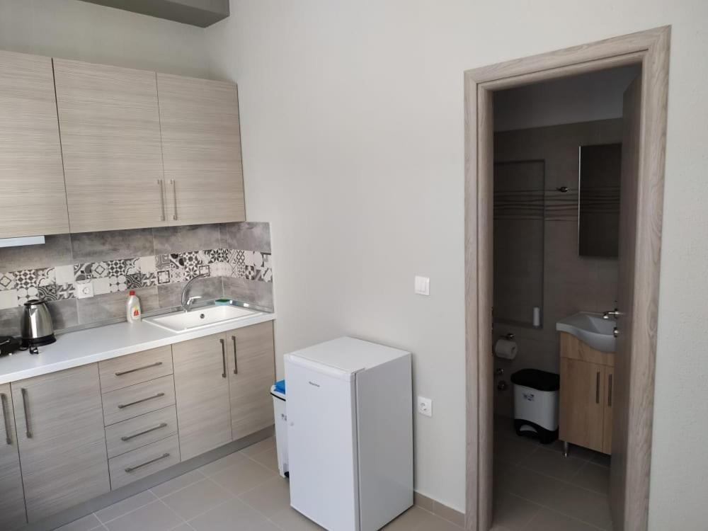 Ladadika New 1 *