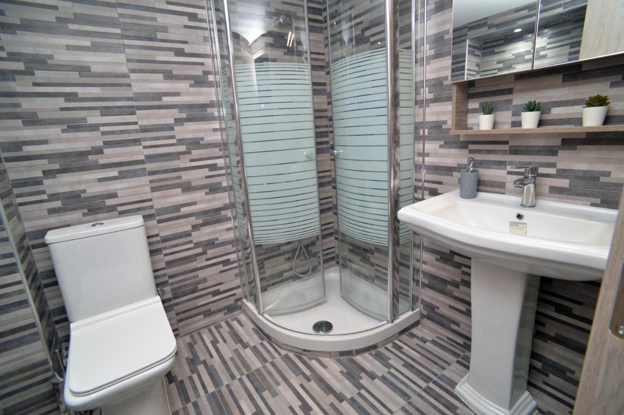 Luxury St Demetrios Downtown Apartamento