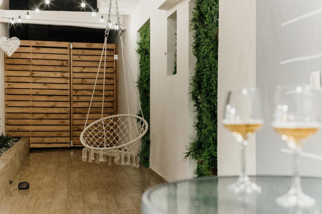 Cutest White-tower With A Private Patio * Thessaloniki