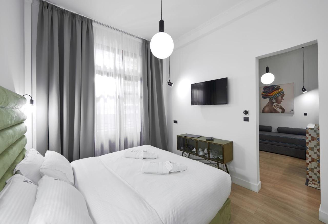 Aparthotel The Maroon Bottle Luxury 4*