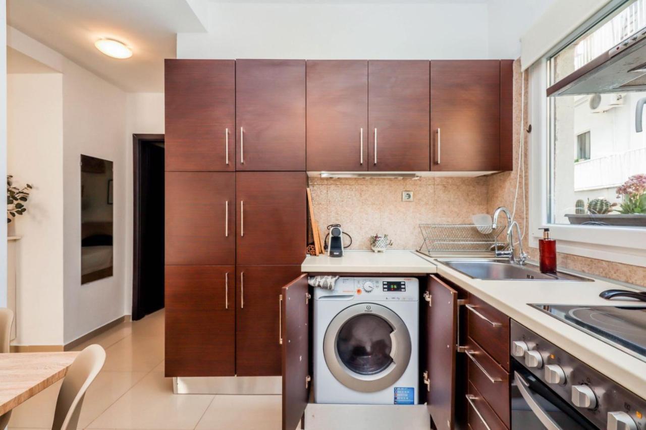 Happy Traveller - Luxury, Free Parking Apartment