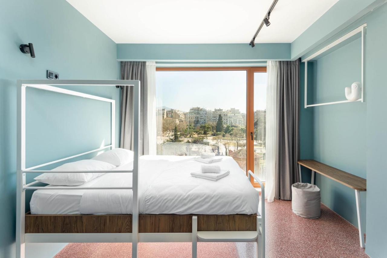 Hostel Zeus Is Loose *