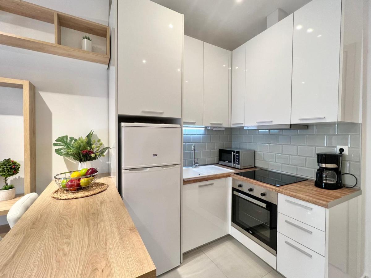 #Constantine Apt By Halu! Apartments Appartement Thessaloniki