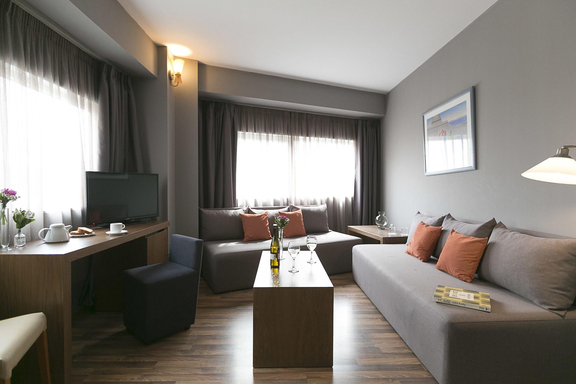 Plaza Hotel, Philian And 3*