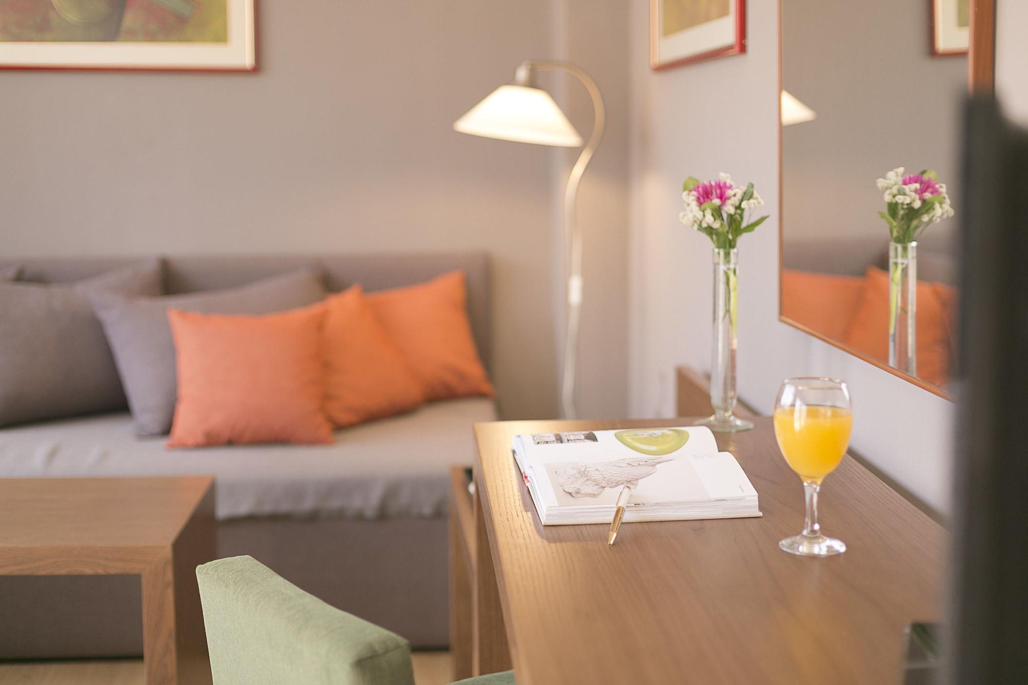 Plaza Hotel, Philian And 3*