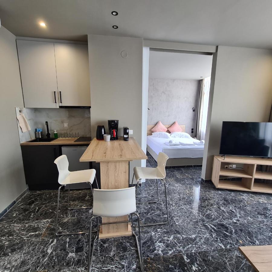 Apartment Ladadika 5th Floor *