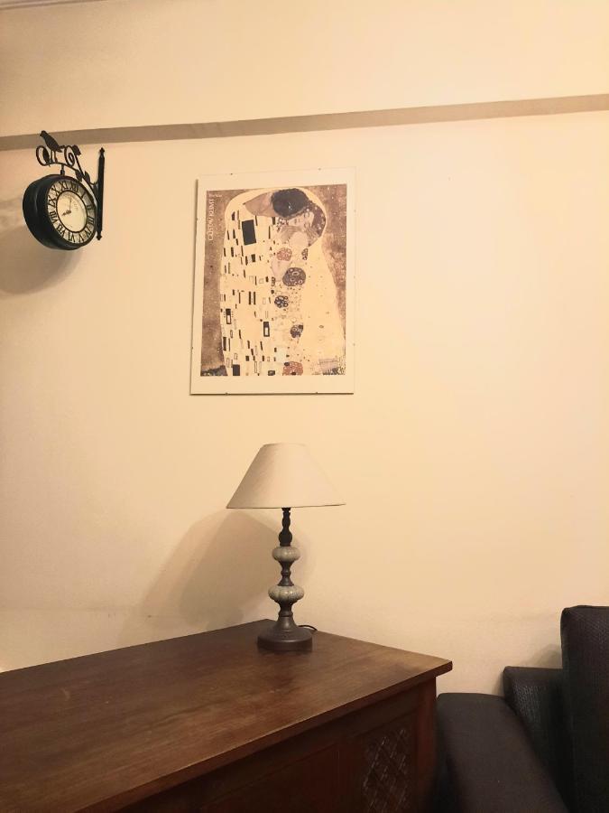 Cozy And Bright In The Heart Of The Apartment *