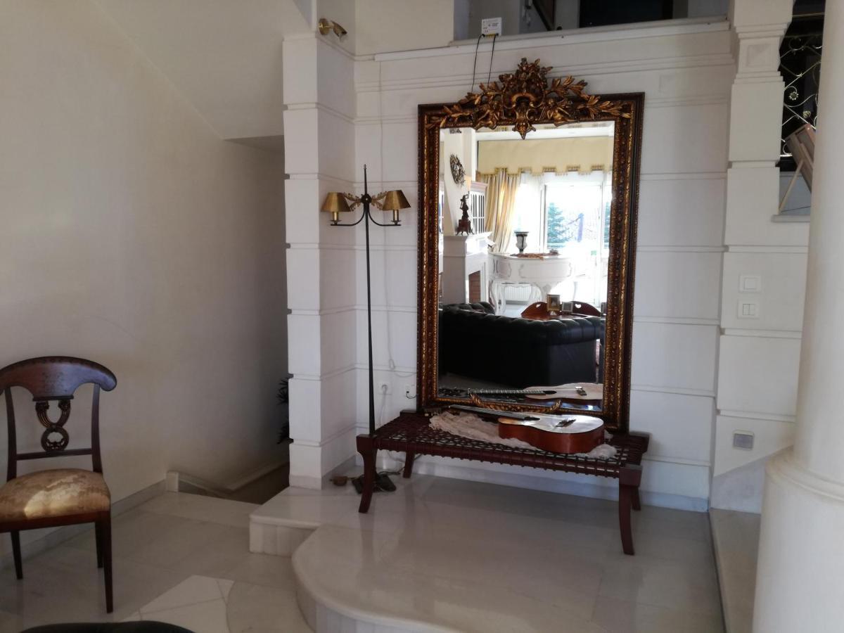 Villa πολυτελής με θέα τον θερμαϊκό *