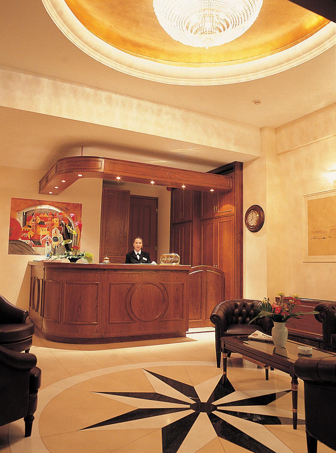 Minerva Premier Hotel 4*