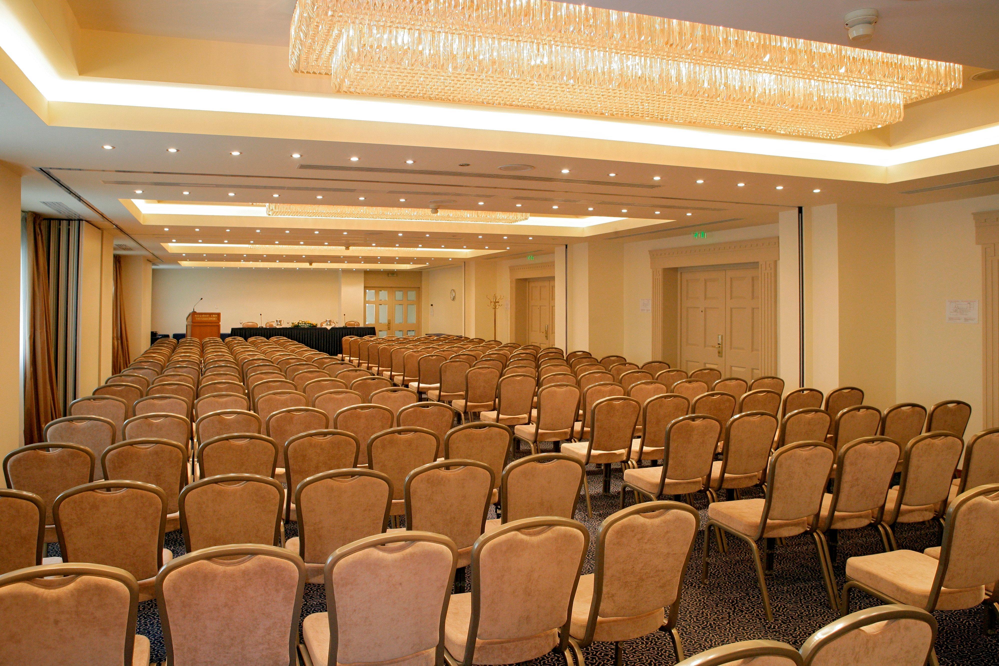 Hotel Holiday By Ihg 5*