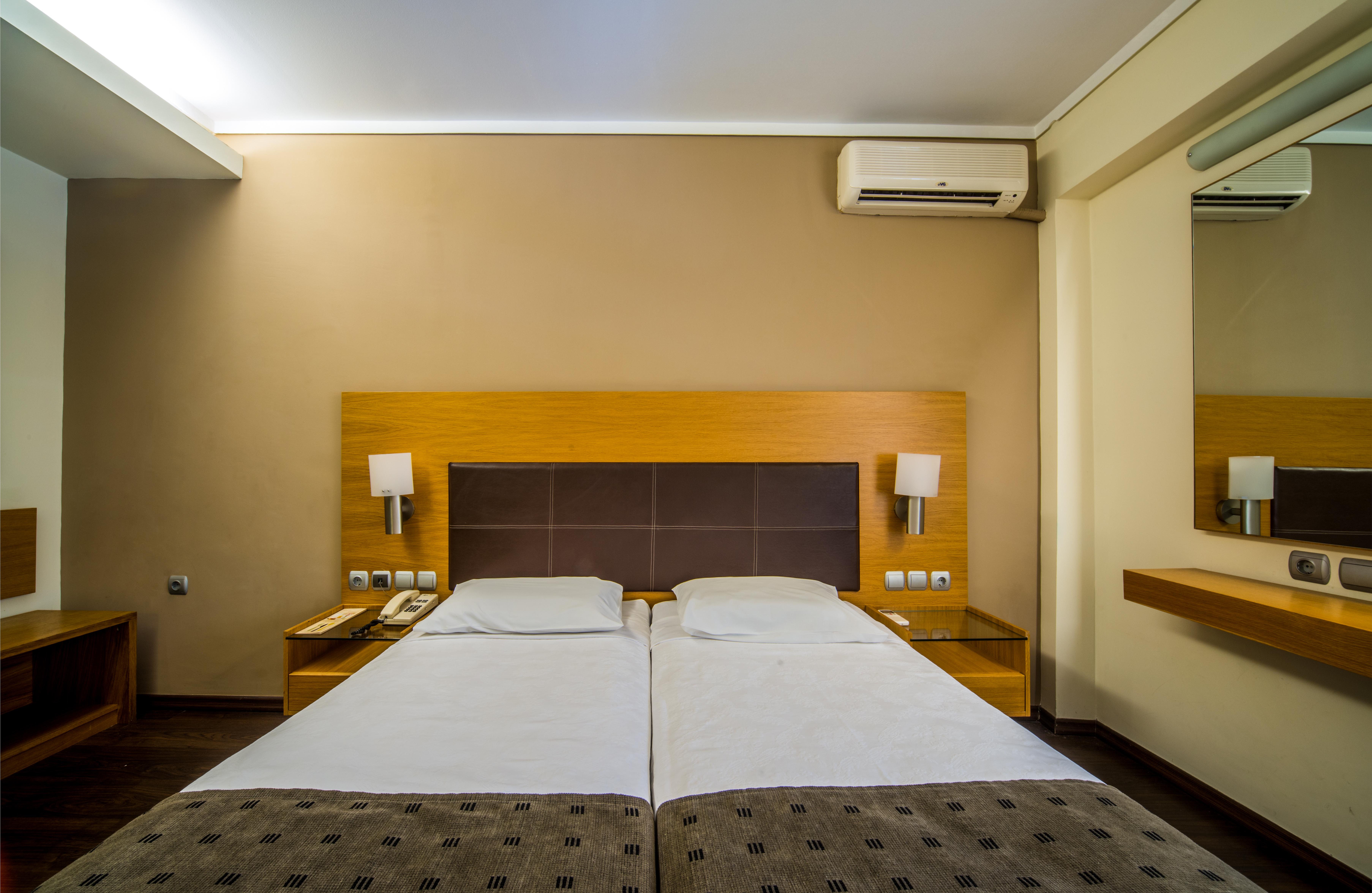 Capsis Hotel