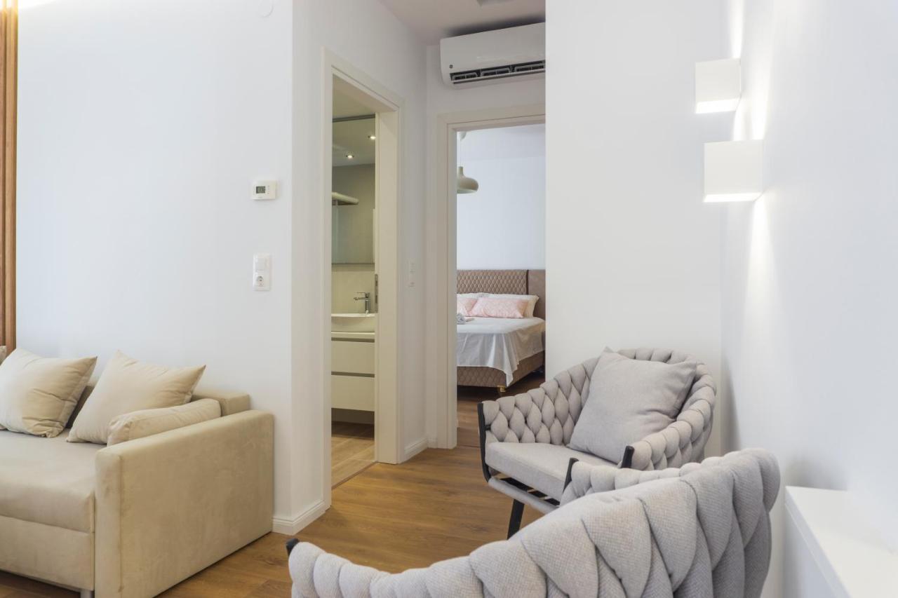 New Modern Style Next To The Train Station Apartment Thessaloniki