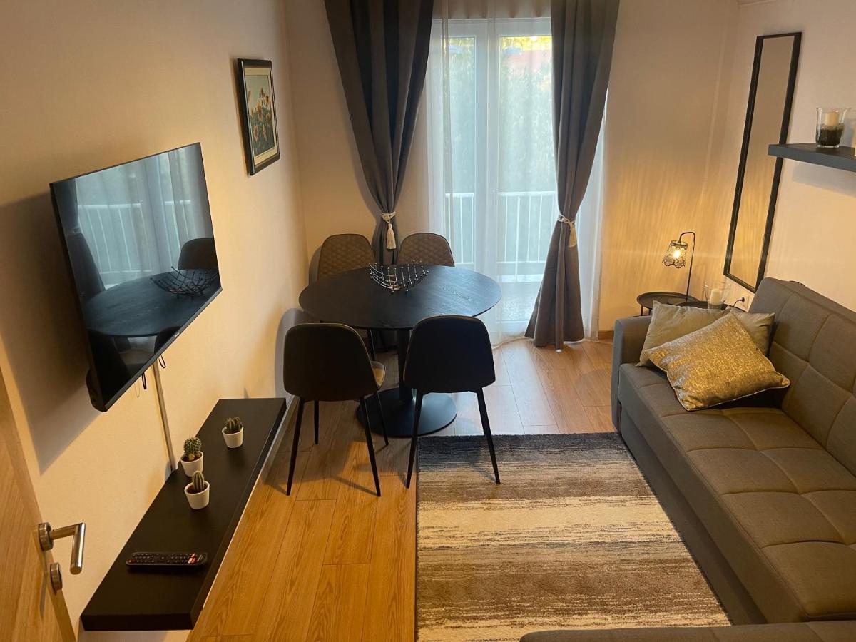 Luxury Furnished Apartment, Near The Center Gallery 55 *